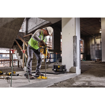 Купити Перфоратор акумуляторний безщітковий SDS-MAX DeWALT DCH614N. Офіційний магазин Dewalt Україна. Фірмовий інструмент та обладнання DeWALT, STANLEY, BLACK+DECKER, BOSTITCH