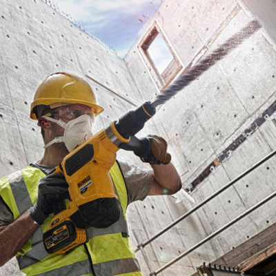 Купити Перфоратор акумуляторний безщітковий SDS MAX DeWALT DCH481X2. Офіційний магазин Dewalt Україна. Фірмовий інструмент та обладнання DeWALT, STANLEY, BLACK+DECKER, BOSTITCH