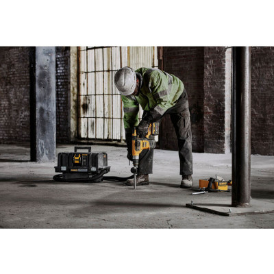 Купить Перфоратор аккумуляторный бесщёточный SDS-Plus DeWALT DCH416NT. Официальный магазин Dewalt Украина. Фирменный инструмент и оборудовние DeWALT, STANLEY, BLACK+DECKER, BOSTITCH