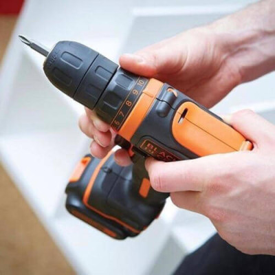 Купить Дрель-шуруповерт аккумуляторная BLACK+DECKER BDCDD12KB. Официальный магазин Dewalt Украина. Фирменный инструмент и оборудовние DeWALT, STANLEY, BLACK+DECKER, BOSTITCH