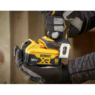 Купити Дриль-шуруповерт акумуляторний безщітковий DeWALT DCD794P2T. Офіційний магазин Dewalt Україна. Фірмовий інструмент та обладнання DeWALT, STANLEY, BLACK+DECKER, BOSTITCH