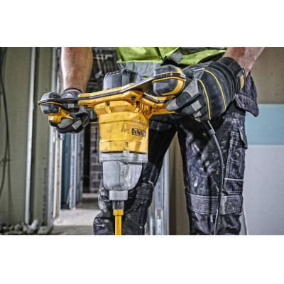 Купити Міксер мережевий DeWALT DWD241. Офіційний магазин Dewalt Україна. Фірмовий інструмент та обладнання DeWALT, STANLEY, BLACK+DECKER, BOSTITCH