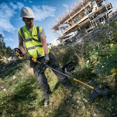 Купити Коса акумуляторна безщіткова DeWALT DCM571X1. Офіційний магазин Dewalt Україна. Фірмовий інструмент та обладнання DeWALT, STANLEY, BLACK+DECKER, BOSTITCH