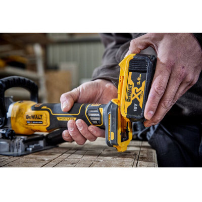 Купити Фрезер акумуляторний безщітковий DeWALT DCW682NT. Офіційний магазин Dewalt Україна. Фірмовий інструмент та обладнання DeWALT, STANLEY, BLACK+DECKER, BOSTITCH
