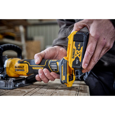 Купити Фрезер акумуляторний безщітковий DeWALT DCW682P2. Офіційний магазин Dewalt Україна. Фірмовий інструмент та обладнання DeWALT, STANLEY, BLACK+DECKER, BOSTITCH