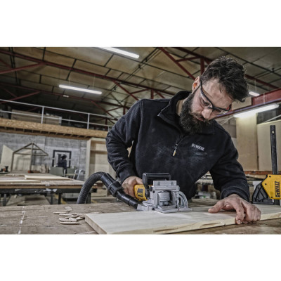 Купити Фрезер ламельний мережевий DeWALT DW682K. Офіційний магазин Dewalt Україна. Фірмовий інструмент та обладнання DeWALT, STANLEY, BLACK+DECKER, BOSTITCH