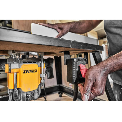 Купити Фрезер мережевий DeWALT DWE627KT. Офіційний магазин Dewalt Україна. Фірмовий інструмент та обладнання DeWALT, STANLEY, BLACK+DECKER, BOSTITCH