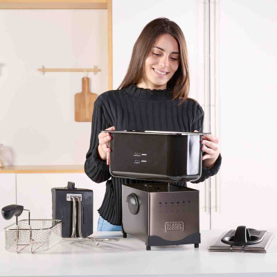 Купити Фритюрница BLACK+DECKER BXDF2100E. Офіційний магазин Dewalt Україна. Фірмовий інструмент та обладнання DeWALT, STANLEY, BLACK+DECKER, BOSTITCH