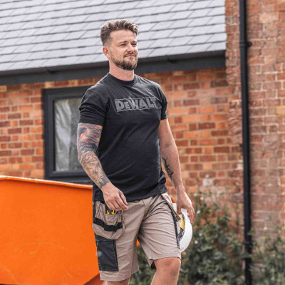 Купить Футболка OXIDE T-SHIRT DeWALT DWC52-001-M. Официальный магазин Dewalt Украина. Фирменный инструмент и оборудовние DeWALT, STANLEY, BLACK+DECKER, BOSTITCH