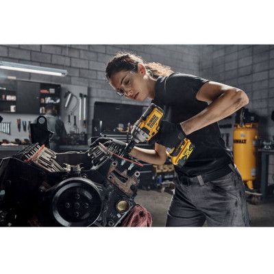Купити Гайкокрут ударний акумуляторний безщітковий DeWALT DCF892NT. Офіційний магазин Dewalt Україна. Фірмовий інструмент та обладнання DeWALT, STANLEY, BLACK+DECKER, BOSTITCH