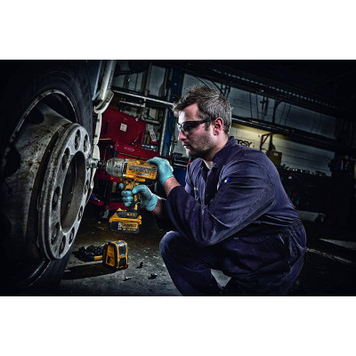 Купити Гайковерт ударний акумуляторний безщітковий DeWALT DCF899N. Офіційний магазин Dewalt Україна. Фірмовий інструмент та обладнання DeWALT, STANLEY, BLACK+DECKER, BOSTITCH