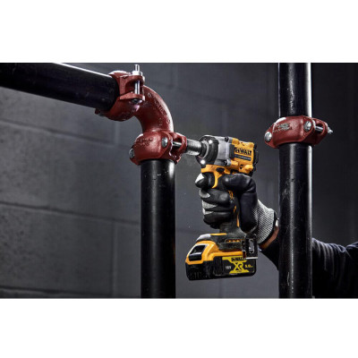Купити Гайкокрут ударний акумуляторний безщітковий DeWALT DCF922NT. Офіційний магазин Dewalt Україна. Фірмовий інструмент та обладнання DeWALT, STANLEY, BLACK+DECKER, BOSTITCH