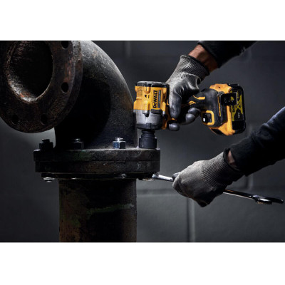 Купити Гайкокрут ударний акумуляторний безщітковий DeWALT DCF922NT. Офіційний магазин Dewalt Україна. Фірмовий інструмент та обладнання DeWALT, STANLEY, BLACK+DECKER, BOSTITCH