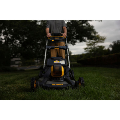 Купити Газонокосарка акумуляторна безщіткова DeWALT DCMWP500N. Офіційний магазин Dewalt Україна. Фірмовий інструмент та обладнання DeWALT, STANLEY, BLACK+DECKER, BOSTITCH
