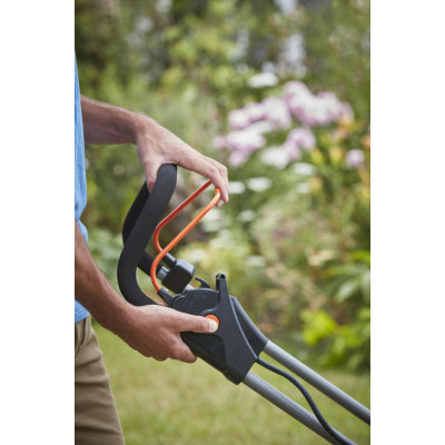 Купити Газонокосарка акумуляторна BLACK+DECKER BCMW3318L2. Офіційний магазин Dewalt Україна. Фірмовий інструмент та обладнання DeWALT, STANLEY, BLACK+DECKER, BOSTITCH