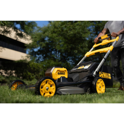 Купить Газонокосилка аккумуляторная самоходная бесщёточная DeWALT DCMWSP550N. Официальный магазин Dewalt Украина. Фирменный инструмент и оборудовние DeWALT, STANLEY, BLACK+DECKER, BOSTITCH