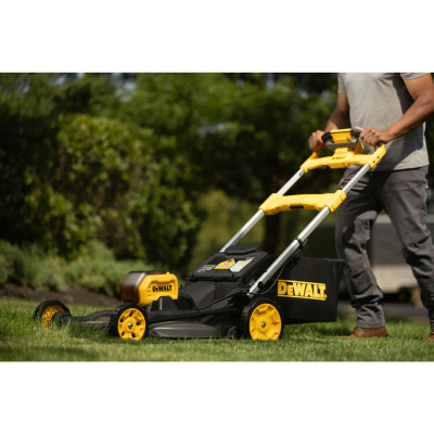 Купить Газонокосилка аккумуляторная самоходная бесщёточная DeWALT DCMWSP550N. Официальный магазин Dewalt Украина. Фирменный инструмент и оборудовние DeWALT, STANLEY, BLACK+DECKER, BOSTITCH