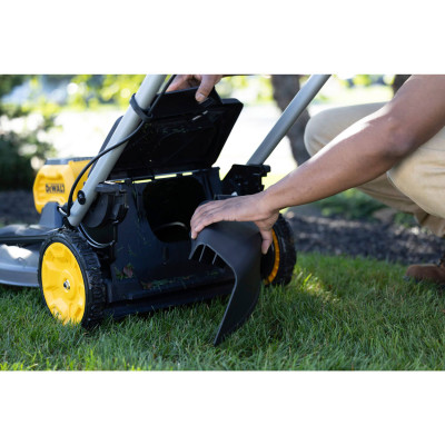 Купить Газонокосилка аккумуляторная самоходная бесщёточная DeWALT DCMWSP550N. Официальный магазин Dewalt Украина. Фирменный инструмент и оборудовние DeWALT, STANLEY, BLACK+DECKER, BOSTITCH