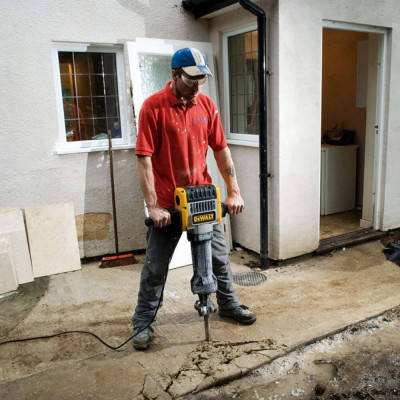 Купити Молоток відбійний мережевий DeWALT D25981. Офіційний магазин Dewalt Україна. Фірмовий інструмент та обладнання DeWALT, STANLEY, BLACK+DECKER, BOSTITCH