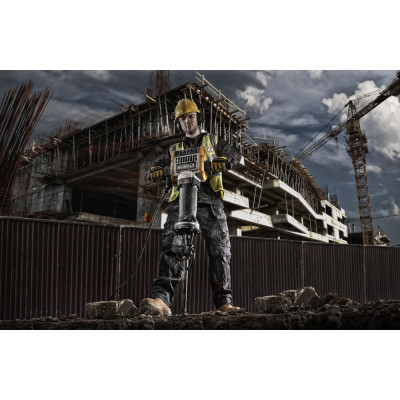 Купити Молоток відбійний мережевий DeWALT D25981K. Офіційний магазин Dewalt Україна. Фірмовий інструмент та обладнання DeWALT, STANLEY, BLACK+DECKER, BOSTITCH
