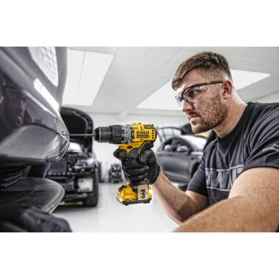 Купити Дриль-шурупокрут акумуляторний безщітковий ударний DeWALT DCD706D2. Офіційний магазин Dewalt Україна. Фірмовий інструмент та обладнання DeWALT, STANLEY, BLACK+DECKER, BOSTITCH