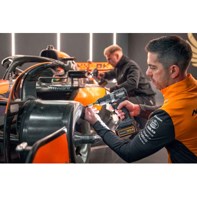 Купить Дрель-шуруповёрт ударная McLaren F1 TEAM LIMITED EDITION DeWALT DCD85MM2T. Официальный магазин Dewalt Украина. Фирменный инструмент и оборудовние DeWALT, STANLEY, BLACK+DECKER, BOSTITCH