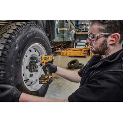 Купити Гайкокрут ударний акумуляторний безщітковий DeWALT DCF891N. Офіційний магазин Dewalt Україна. Фірмовий інструмент та обладнання DeWALT, STANLEY, BLACK+DECKER, BOSTITCH