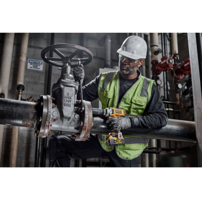 Купити Гайкокрут ударний акумуляторний безщітковий DeWALT DCF892N. Офіційний магазин Dewalt Україна. Фірмовий інструмент та обладнання DeWALT, STANLEY, BLACK+DECKER, BOSTITCH