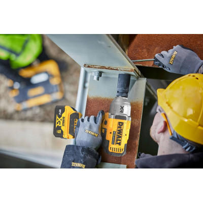 Купити Гайкокрут ударний акумуляторний безщітковий DeWALT DCF900N. Офіційний магазин Dewalt Україна. Фірмовий інструмент та обладнання DeWALT, STANLEY, BLACK+DECKER, BOSTITCH