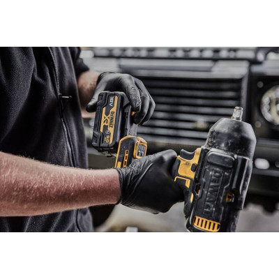Купити Гайкокрут ударний акумуляторний безщітковий DeWALT DCF900P2G. Офіційний магазин Dewalt Україна. Фірмовий інструмент та обладнання DeWALT, STANLEY, BLACK+DECKER, BOSTITCH