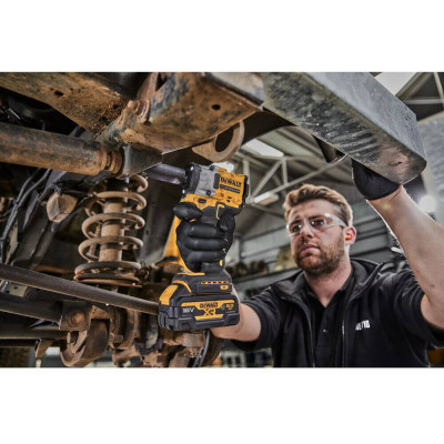 Купити Гайкокрут ударний акумуляторний безщітковий DeWALT DCF921P2G. Офіційний магазин Dewalt Україна. Фірмовий інструмент та обладнання DeWALT, STANLEY, BLACK+DECKER, BOSTITCH