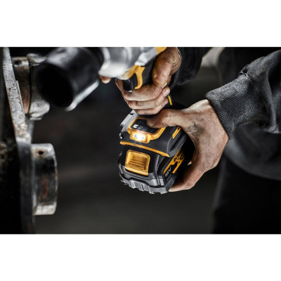 Купити Гайкокрут ударний акумуляторний безщітковий DeWALT DCF961N. Офіційний магазин Dewalt Україна. Фірмовий інструмент та обладнання DeWALT, STANLEY, BLACK+DECKER, BOSTITCH