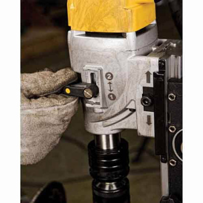 Купити Верстат свердлильний мережевий магнітний DeWALT DWE1622K. Офіційний магазин Dewalt Україна. Фірмовий інструмент та обладнання DeWALT, STANLEY, BLACK+DECKER, BOSTITCH