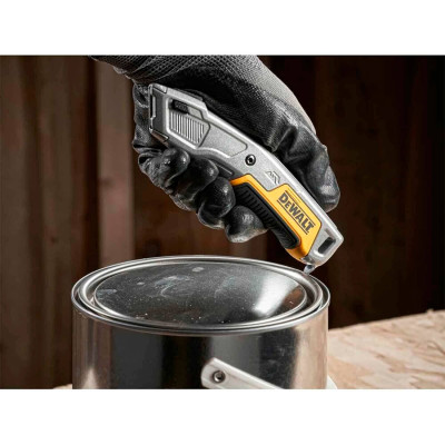 Купить Нож с выдвижным лезвием для отделочных работ DeWALT DWHT10054-0. Официальный магазин Dewalt Украина. Фирменный инструмент и оборудовние DeWALT, STANLEY, BLACK+DECKER, BOSTITCH