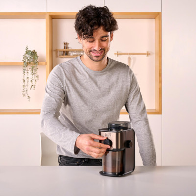Купити Кавомолка BLACK+DECKER BXCG151E. Офіційний магазин Dewalt Україна. Фірмовий інструмент та обладнання DeWALT, STANLEY, BLACK+DECKER, BOSTITCH