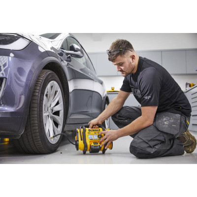 Купити Компресор повітряний акумуляторний DeWALT DCC018N. Офіційний магазин Dewalt Україна. Фірмовий інструмент та обладнання DeWALT, STANLEY, BLACK+DECKER, BOSTITCH