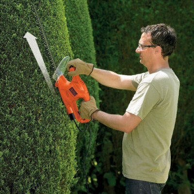 Купить Кусторез электрический BLACK+DECKER BEHT201. Официальный магазин Dewalt Украина. Фирменный инструмент и оборудовние DeWALT, STANLEY, BLACK+DECKER, BOSTITCH