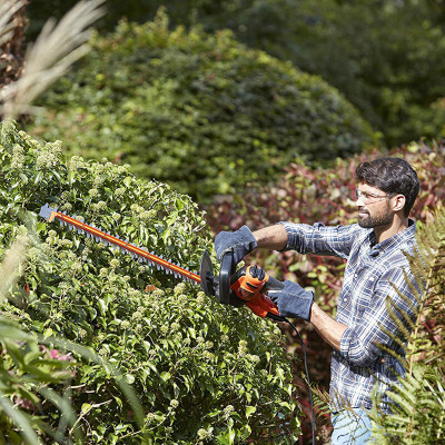 Купить Кусторез электрический BLACK+DECKER BEHTS501. Официальный магазин Dewalt Украина. Фирменный инструмент и оборудовние DeWALT, STANLEY, BLACK+DECKER, BOSTITCH