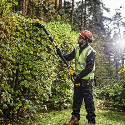 Купити Кущоріз акумуляторний щітковий зі штангою DeWALT DCMPH566P1. Офіційний магазин Dewalt Україна. Фірмовий інструмент та обладнання DeWALT, STANLEY, BLACK+DECKER, BOSTITCH