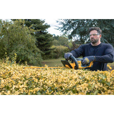 Купити Кущоріз акумуляторний DeWALT DCMHT564N. Офіційний магазин Dewalt Україна. Фірмовий інструмент та обладнання DeWALT, STANLEY, BLACK+DECKER, BOSTITCH