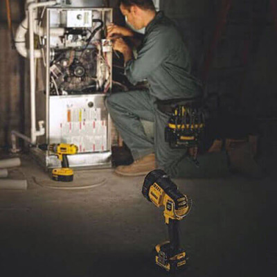 Купити Ліхтар світлодіодний акумуляторний DeWALT DCL043. Офіційний магазин Dewalt Україна. Фірмовий інструмент та обладнання DeWALT, STANLEY, BLACK+DECKER, BOSTITCH