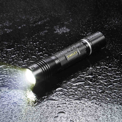 Купить Фонарь ручной STANLEY SXLS50104E. Официальный магазин Dewalt Украина. Фирменный инструмент и оборудовние DeWALT, STANLEY, BLACK+DECKER, BOSTITCH