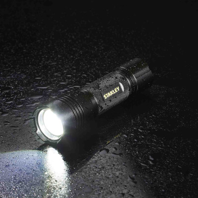 Купить Фонарь ручной STANLEY SXLS50105E. Официальный магазин Dewalt Украина. Фирменный инструмент и оборудовние DeWALT, STANLEY, BLACK+DECKER, BOSTITCH