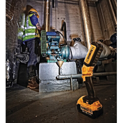 Купити Ліхтар світлодіодний акумуляторний DeWALT DCL050. Офіційний магазин Dewalt Україна. Фірмовий інструмент та обладнання DeWALT, STANLEY, BLACK+DECKER, BOSTITCH