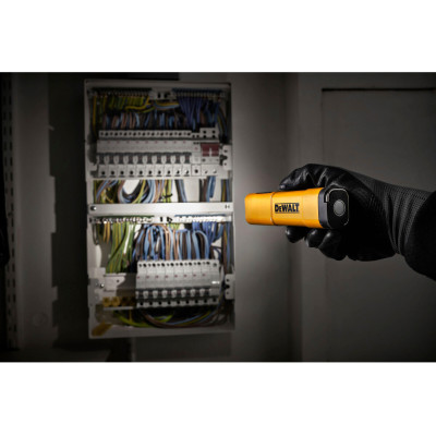 Купити Ліхтар світлодіодний акумуляторний DeWALT DCL183. Офіційний магазин Dewalt Україна. Фірмовий інструмент та обладнання DeWALT, STANLEY, BLACK+DECKER, BOSTITCH