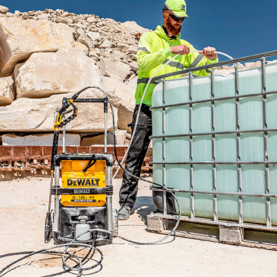 Купить Мойка высокого давления аккумуляторная бесщеточная DeWALT DCMPW1600N. Официальный магазин Dewalt Украина. Фирменный инструмент и оборудовние DeWALT, STANLEY, BLACK+DECKER, BOSTITCH