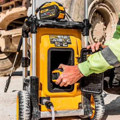 Купить Мойка высокого давления аккумуляторная бесщеточная DeWALT DCMPW1600N. Официальный магазин Dewalt Украина. Фирменный инструмент и оборудовние DeWALT, STANLEY, BLACK+DECKER, BOSTITCH