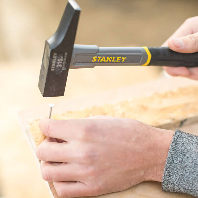 Купити Столярний молоток Fiberglass з вагою головки 315 г STANLEY STHT0-54159. Офіційний магазин Dewalt Україна. Фірмовий інструмент та обладнання DeWALT, STANLEY, BLACK+DECKER, BOSTITCH