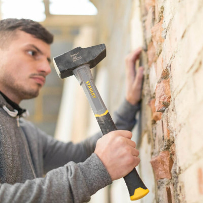 Купить Молоток инженерный Fiberglass, вес 1250 г STANLEY STHT0-54157. Официальный магазин Dewalt Украина. Фирменный инструмент и оборудовние DeWALT, STANLEY, BLACK+DECKER, BOSTITCH