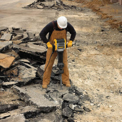 Купити Молоток відбійний мережевий DeWALT D25981K. Офіційний магазин Dewalt Україна. Фірмовий інструмент та обладнання DeWALT, STANLEY, BLACK+DECKER, BOSTITCH